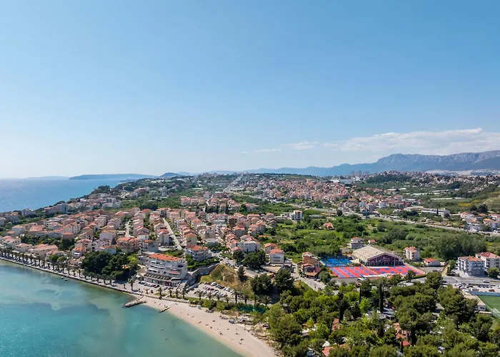 Artea, Luxurious With Heated Pool *
