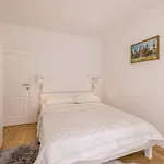 Artea, Luxurious With Heated Pool Podstrana