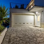 Villa Artea, Luxurious With Heated Pool *