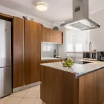 Villa Artea, Luxurious With Heated Pool Podstrana