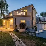 Artea, Luxurious With Heated Pool Villa Podstrana