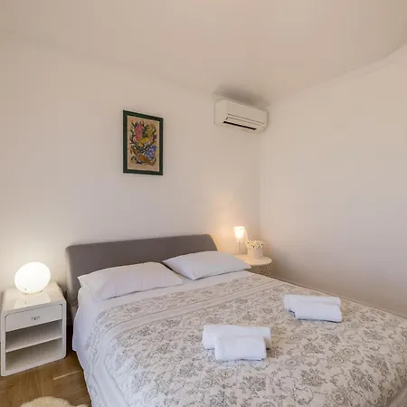 Artea, Luxurious With Heated Pool Vila Podstrana
