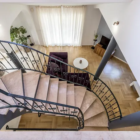 Artea, Luxurious With Heated Pool Vila