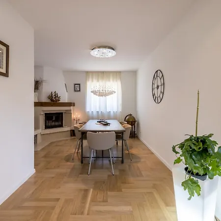 Artea, Luxurious With Heated Pool Vila