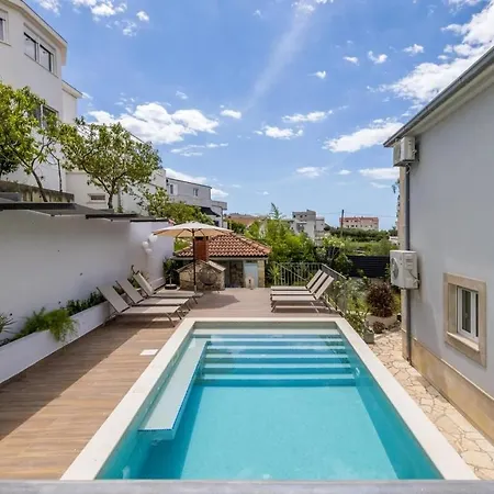 Artea, Luxurious With Heated Pool