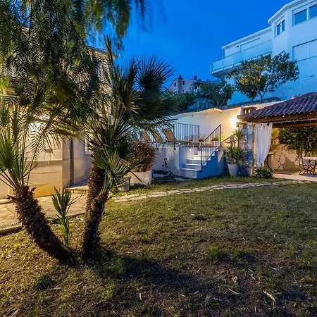 Artea, Luxurious With Heated Pool Vila Podstrana