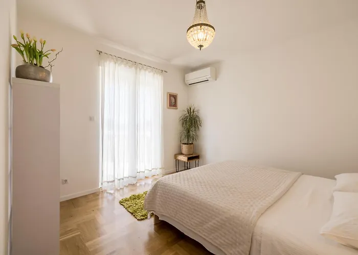 Βίλα Artea Ποντστράνα