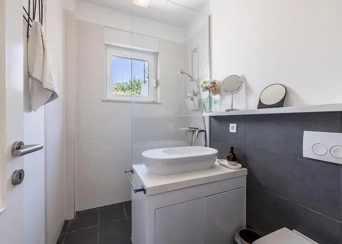 Artea * Ποντστράνα