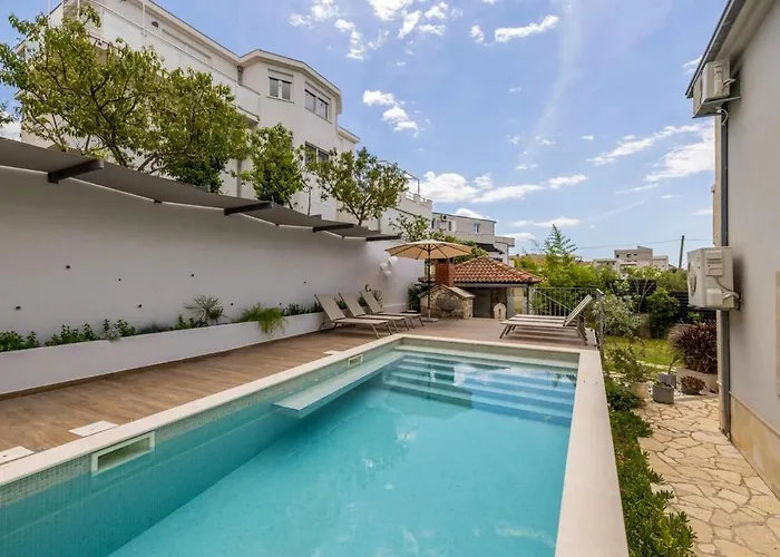 Βίλα Artea Ποντστράνα