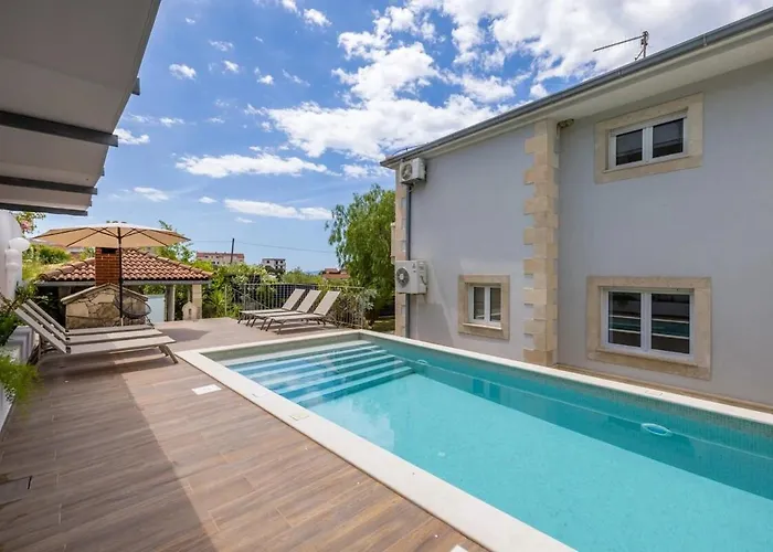 Βίλα Artea Ποντστράνα